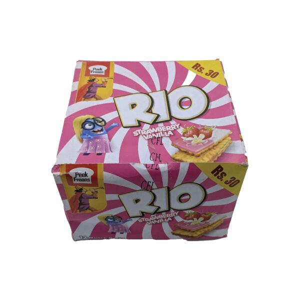 Peek Freans Rio Strawberry Vanilla Munch Pack Box